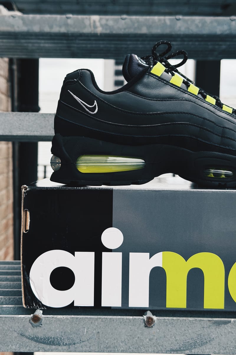NIKE AIR MAX 95 ESSENTIAL ATMOS ナイキ　アトモス IN-HAND: atmos x Nike Air Max 95 \u201cHRJK\u201d    COMING SOON: https