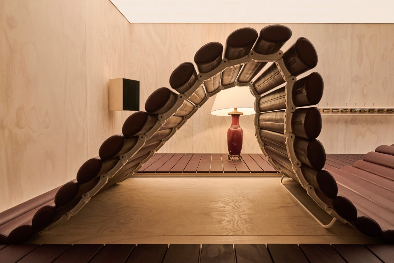 Articulated Floors Exhibit Pierre Paulin La Déclive