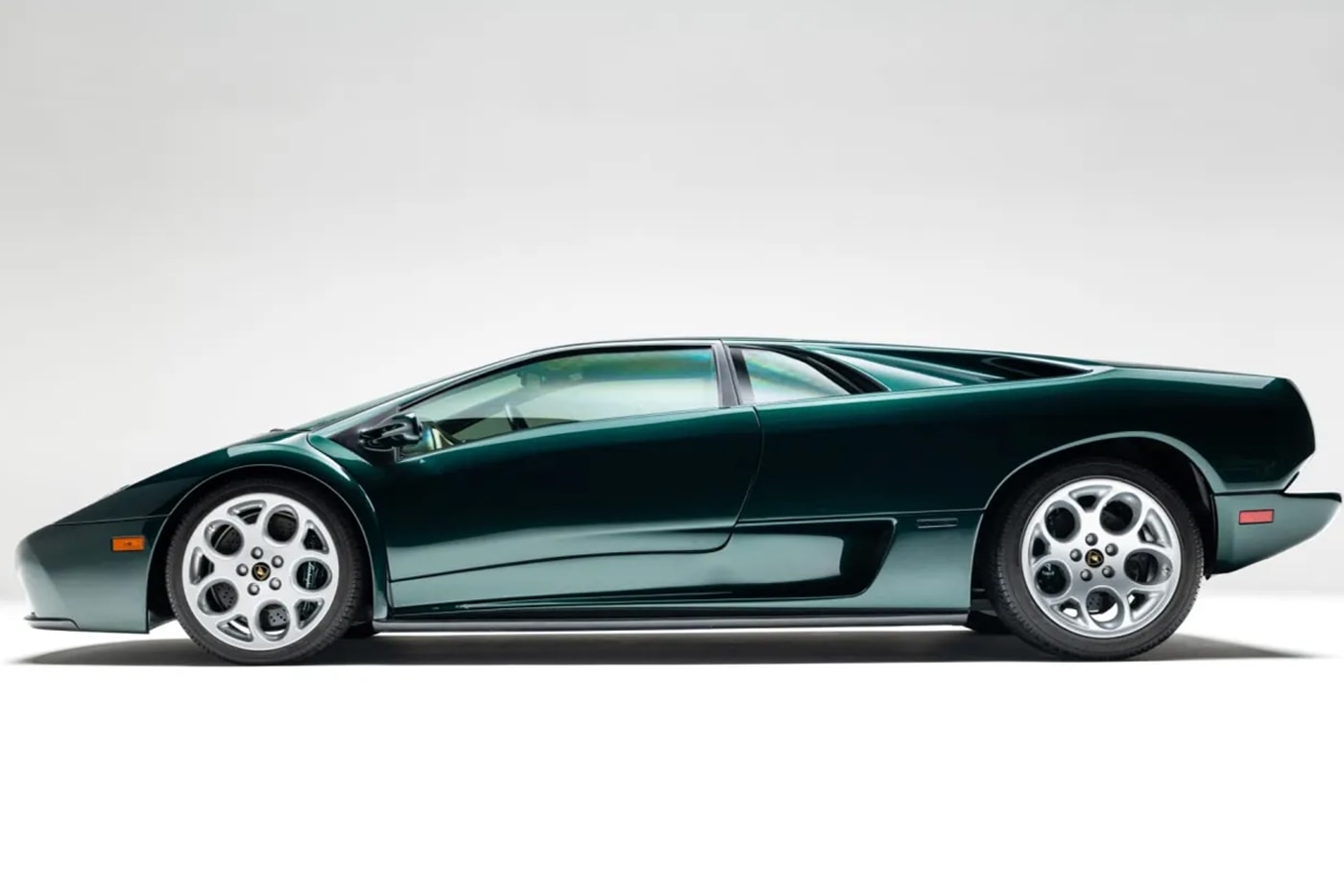 Rare 2001 Lamborghini Diablo VT 6.0 Supercar Hits the Auction Block bring a trailer verde hydra 2001 supercar italian raging bull collectors item