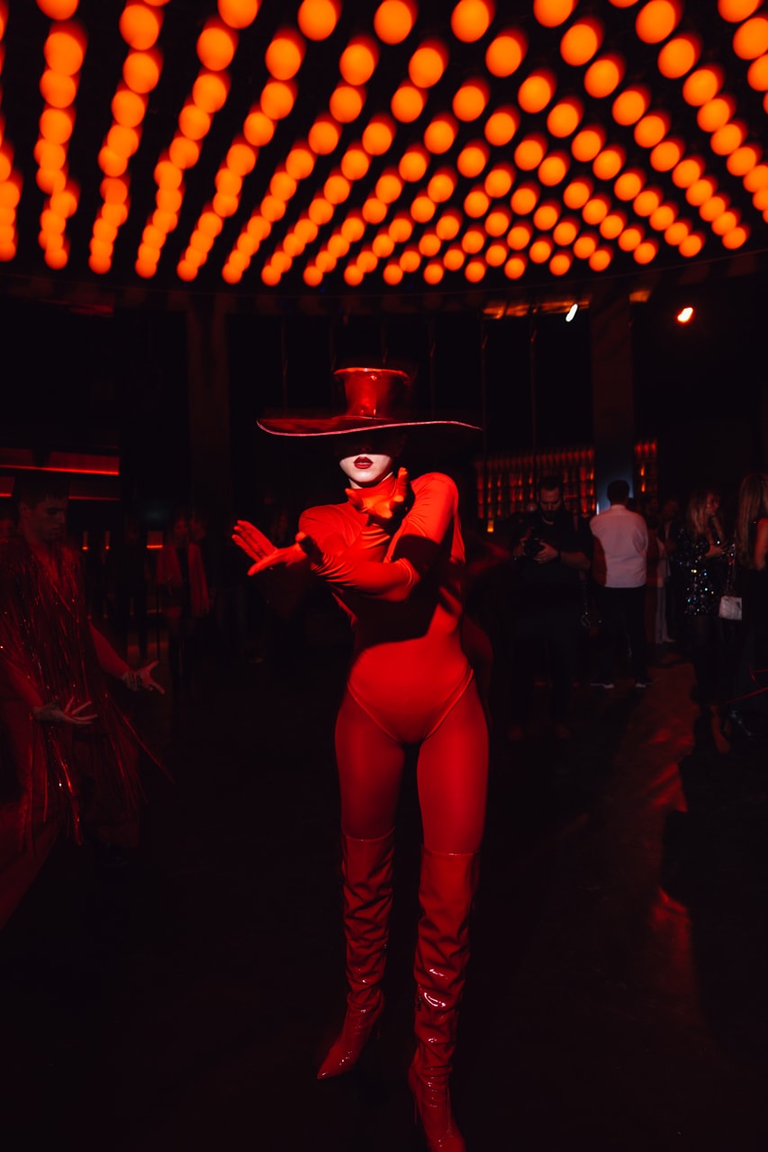 glo hilo heating stick bat rome the circle pop-up culture launch party STROBOSCOPE MOTOREFISICO OUCHHH ai display light 