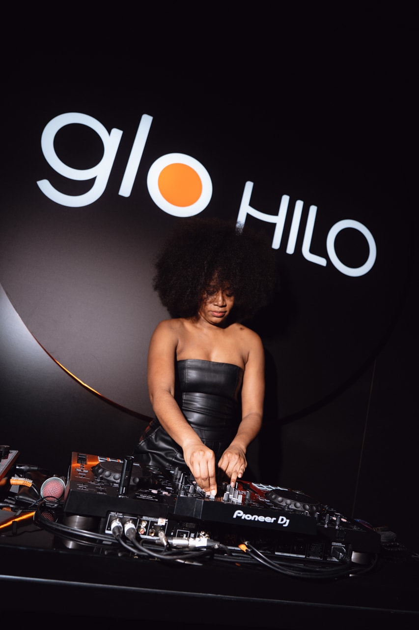 glo hilo heating stick bat rome the circle pop-up culture launch party STROBOSCOPE MOTOREFISICO OUCHHH ai display light 