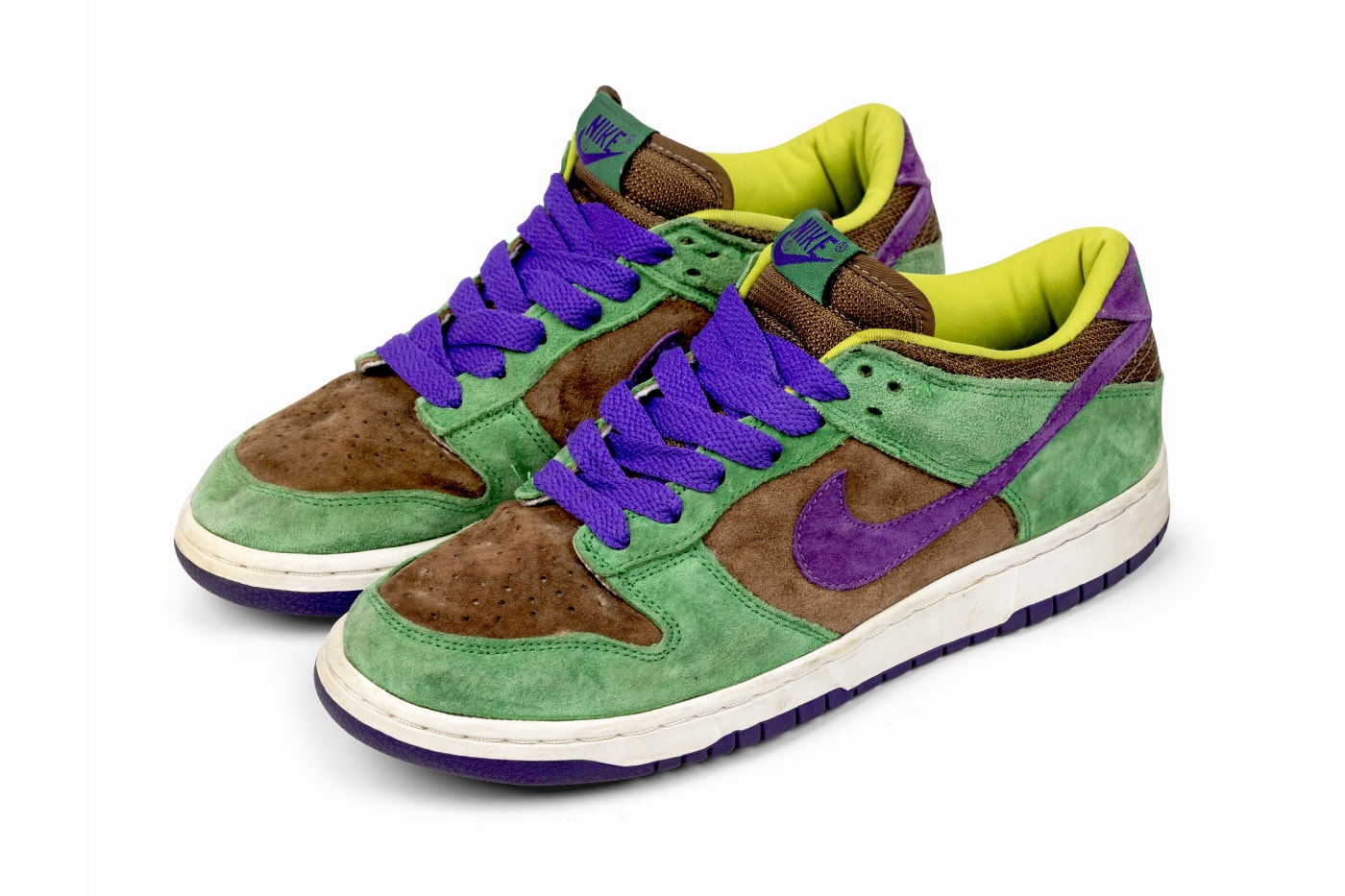 The Footnotes from the collection of pharrell williams JOOPITER Auction announcement Info