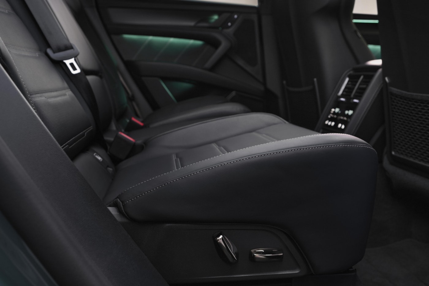 2026 Porsche Cayenne Electric Turbo SUV with Flow Display interior and aero-focused exterior design