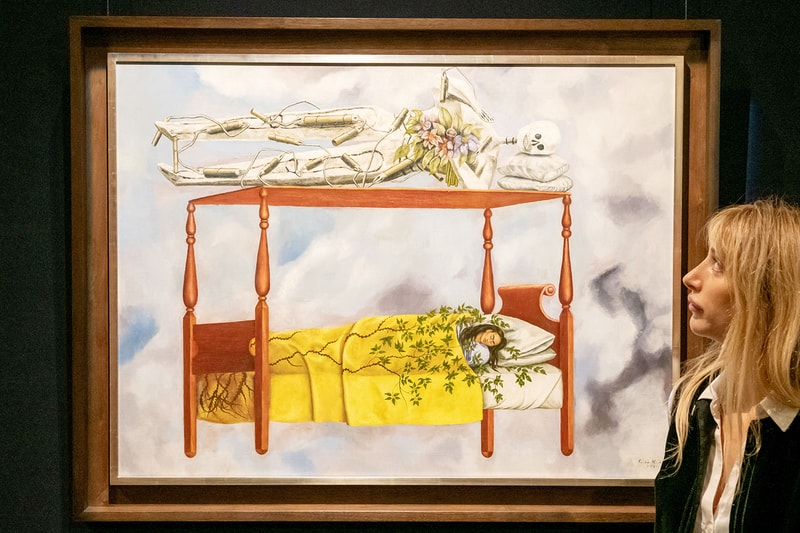 프리다 칼로(Frida Kahlo)의 "El sueño" 초상화가 소더비 경매에서 기록적인 5,500만 달러에 판매됨