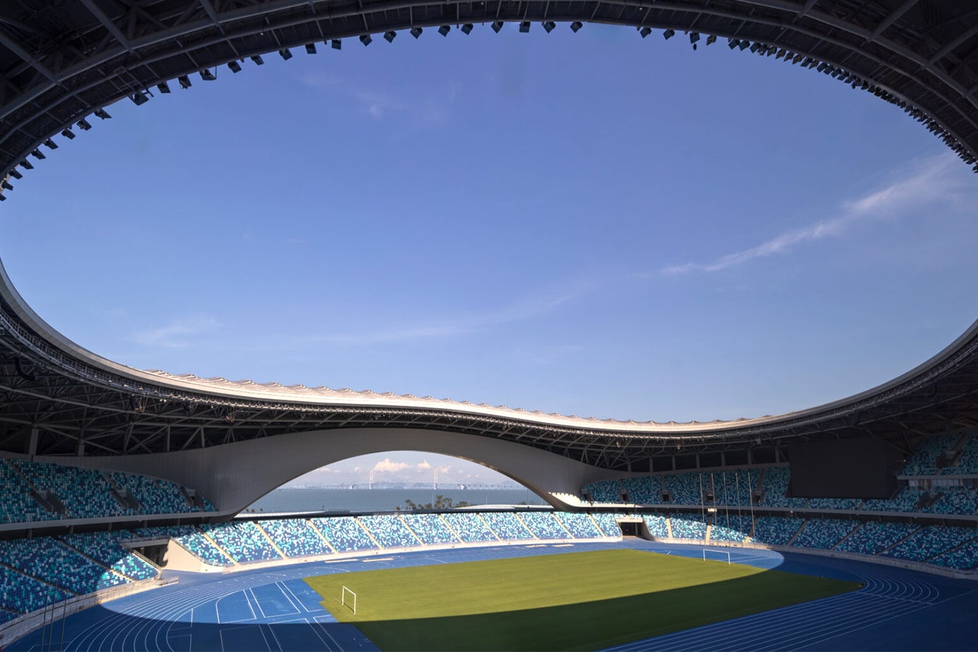 Zaha Hadid Architects Waterfront Stadium and Sports Center Guangzhou