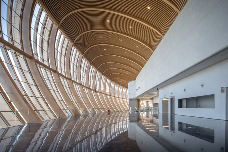 Zaha Hadid Architects Waterfront Stadium and Sports Center Guangzhou