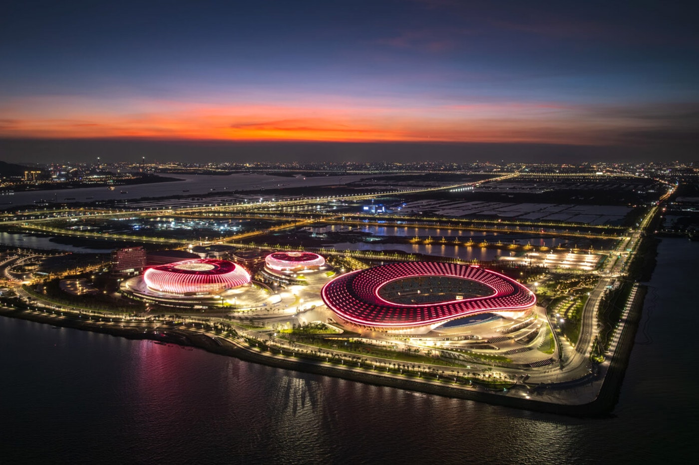 Zaha Hadid Architects Waterfront Stadium and Sports Center Guangzhou