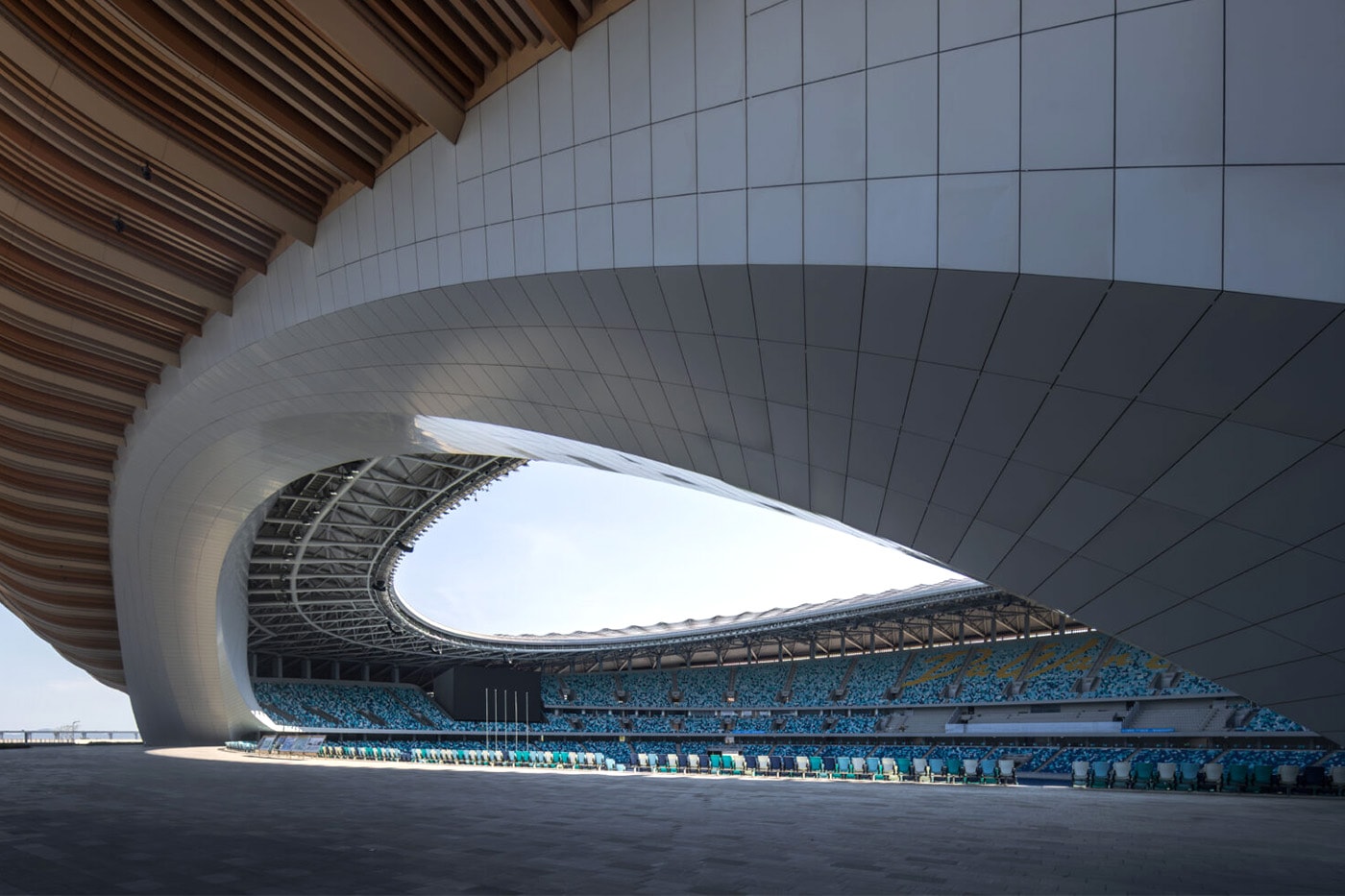 Zaha Hadid Architects Waterfront Stadium and Sports Center Guangzhou