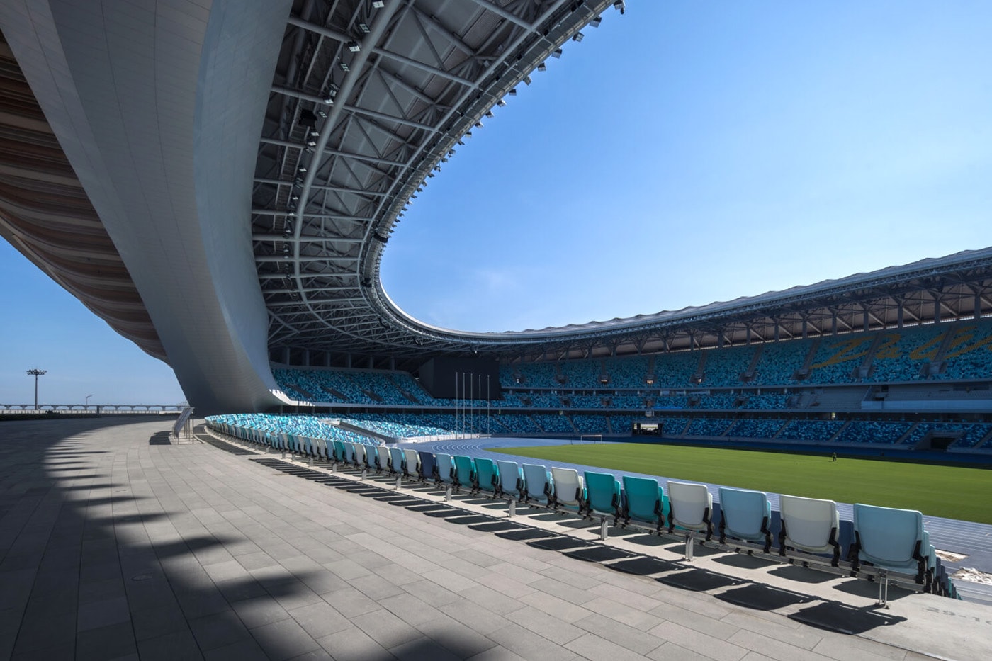Zaha Hadid Architects Waterfront Stadium and Sports Center Guangzhou