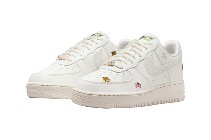 Nike Air Force 1 Low Dunk Low Year Of The Horse Sail Phantom Team Crimson Phantom Sail White Linen Phantom Neutral Olive Dark Hazel IQ1143-100 IQ1119-011 IQ1118-220