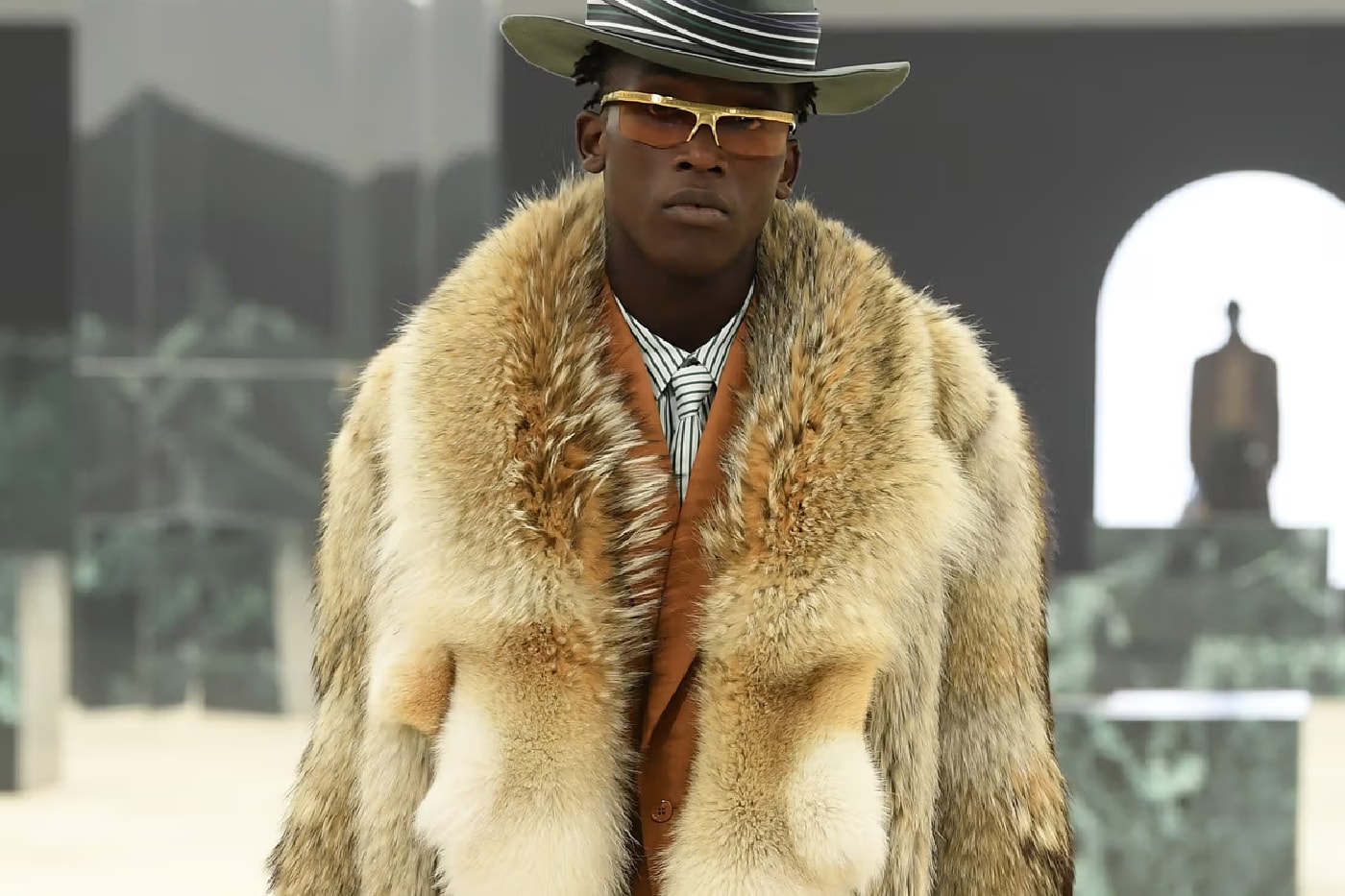 New York Fashion Week Bans Fur CFDA NYFW council of fashion designers of america london fashion week 