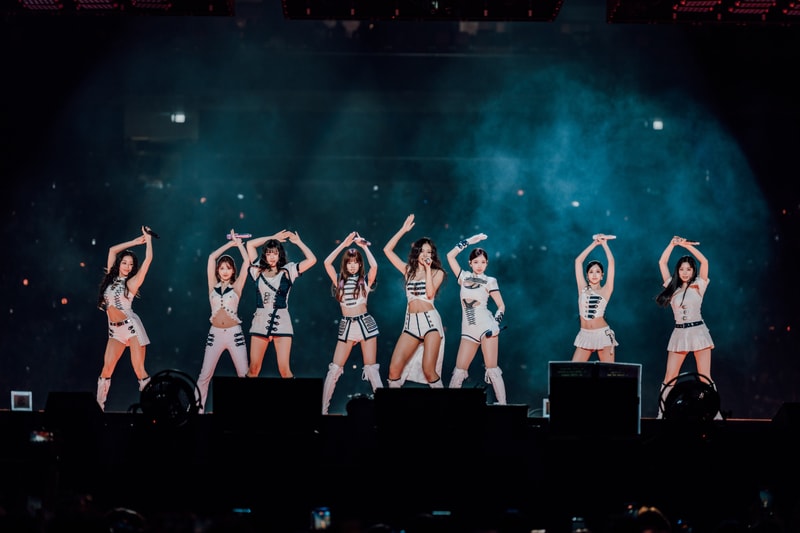 TWICE THIS IS FOR World Tour Review Nayeon, Jeongyeon, Momo, Sana, Jihyo, Mina, Dahyun, Tzuyu Chaeyoung