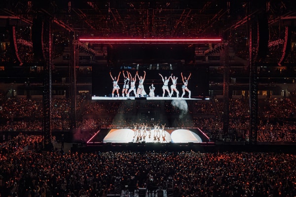 TWICE THIS IS FOR World Tour Review Nayeon, Jeongyeon, Momo, Sana, Jihyo, Mina, Dahyun, Tzuyu Chaeyoung