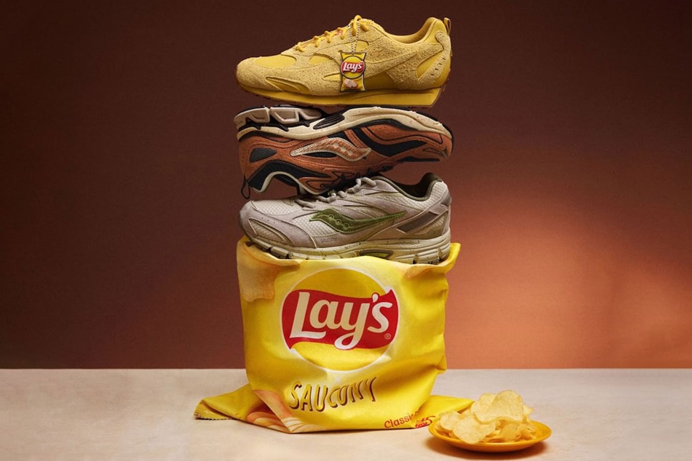 Saucony Gets Chippy With Latest Lay's Collaborative Collection Cohesion 2K trainer 80x grid fusion china