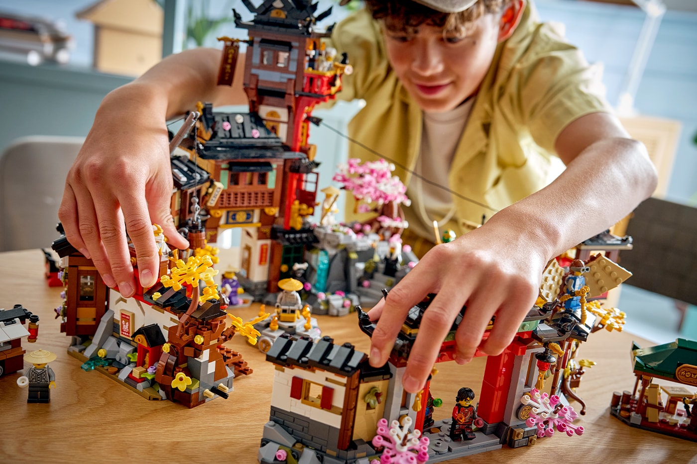 LEGO® NINJAGO® Unveils the 15th Anniversary "The Old Town" Set 23 minifigures toys Young Wu, Young Garmadon, and The First Spinjitzu Master