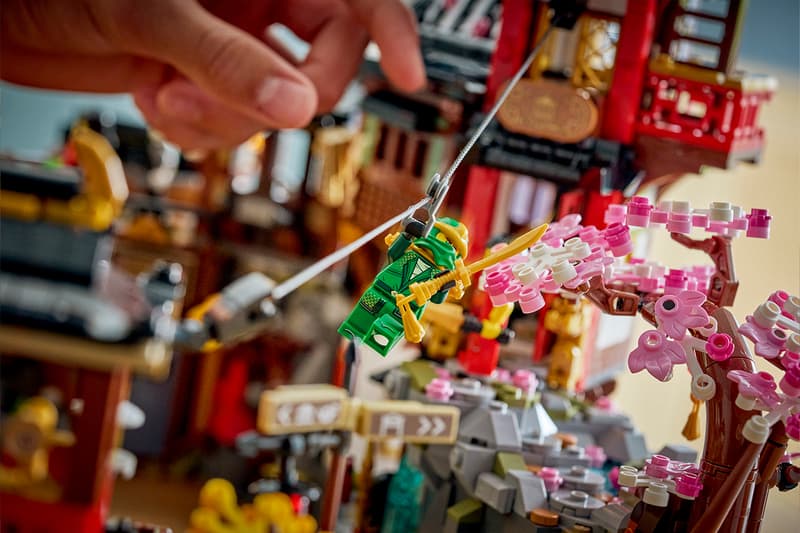LEGO® NINJAGO® Unveils the 15th Anniversary "The Old Town" Set 23 minifigures toys Young Wu, Young Garmadon, and The First Spinjitzu Master