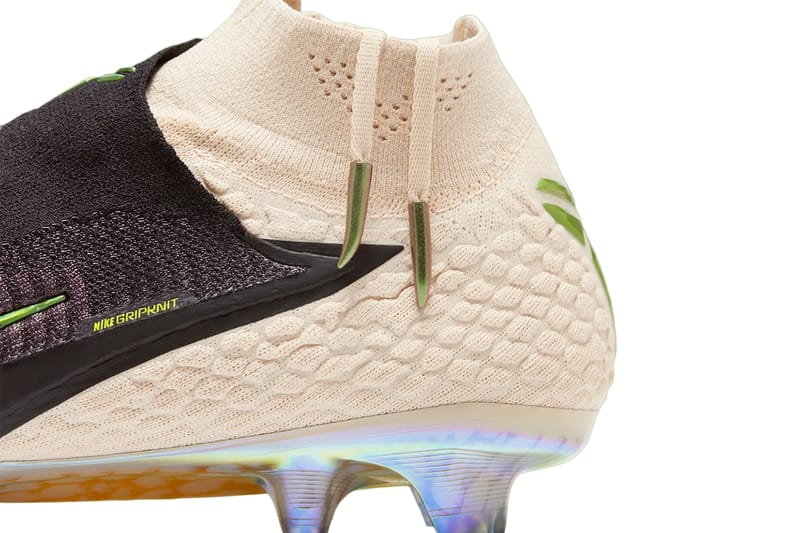 kobe bryant soccer cleats