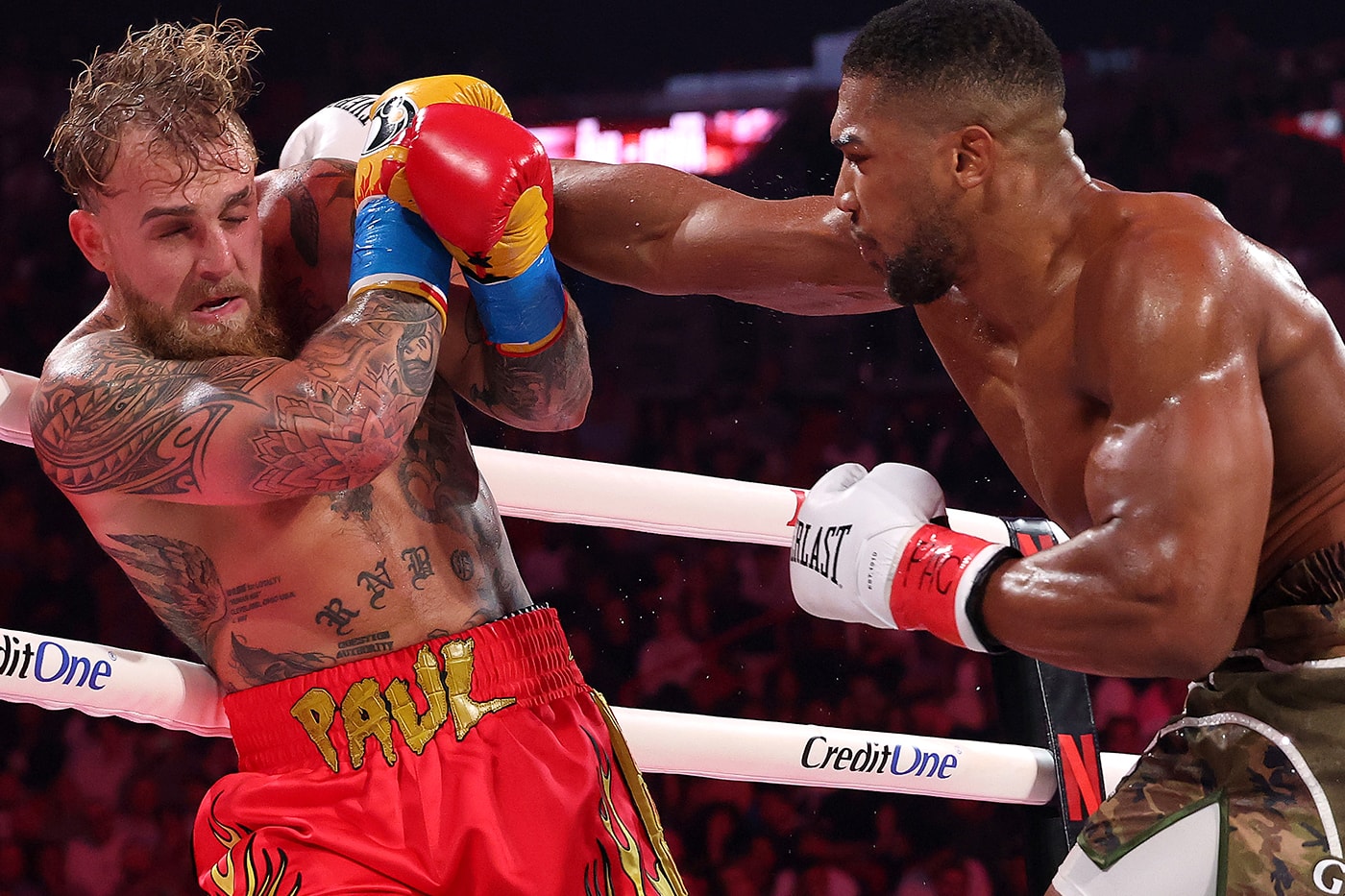 Anthony Joshua Defeats Jake Paul in a Sixth Round Knockout boxing tyson fury call out fighting