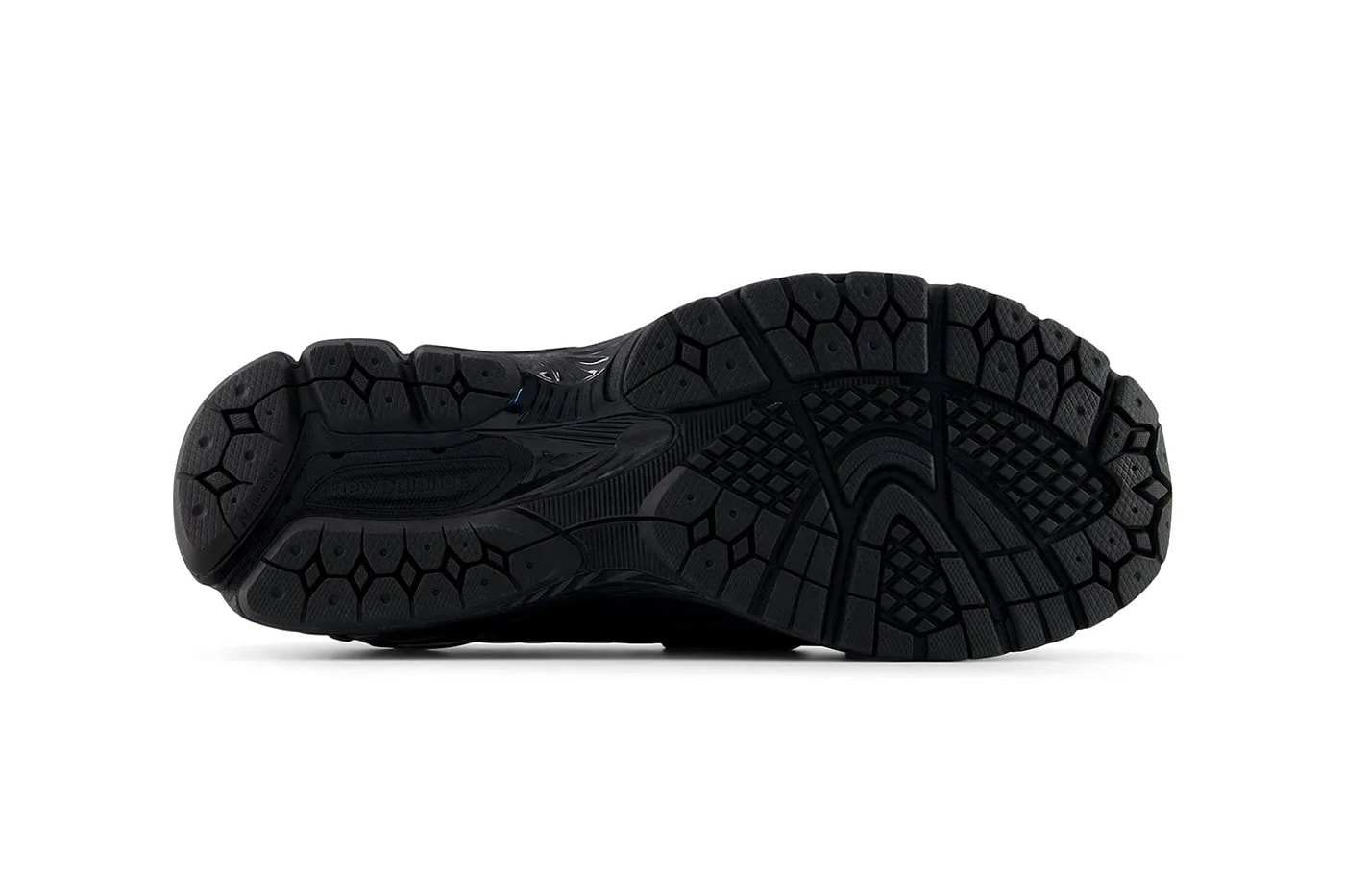 Official Look at the New Balance 1906L "Black/Angora" U19068G9 sneaker loafer 