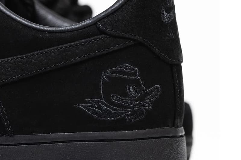 Oregon Ducks Unveil Exclusive Nike Air Force 1 "Stealth Premium" PE football player exclusive swoosh af1 all-black