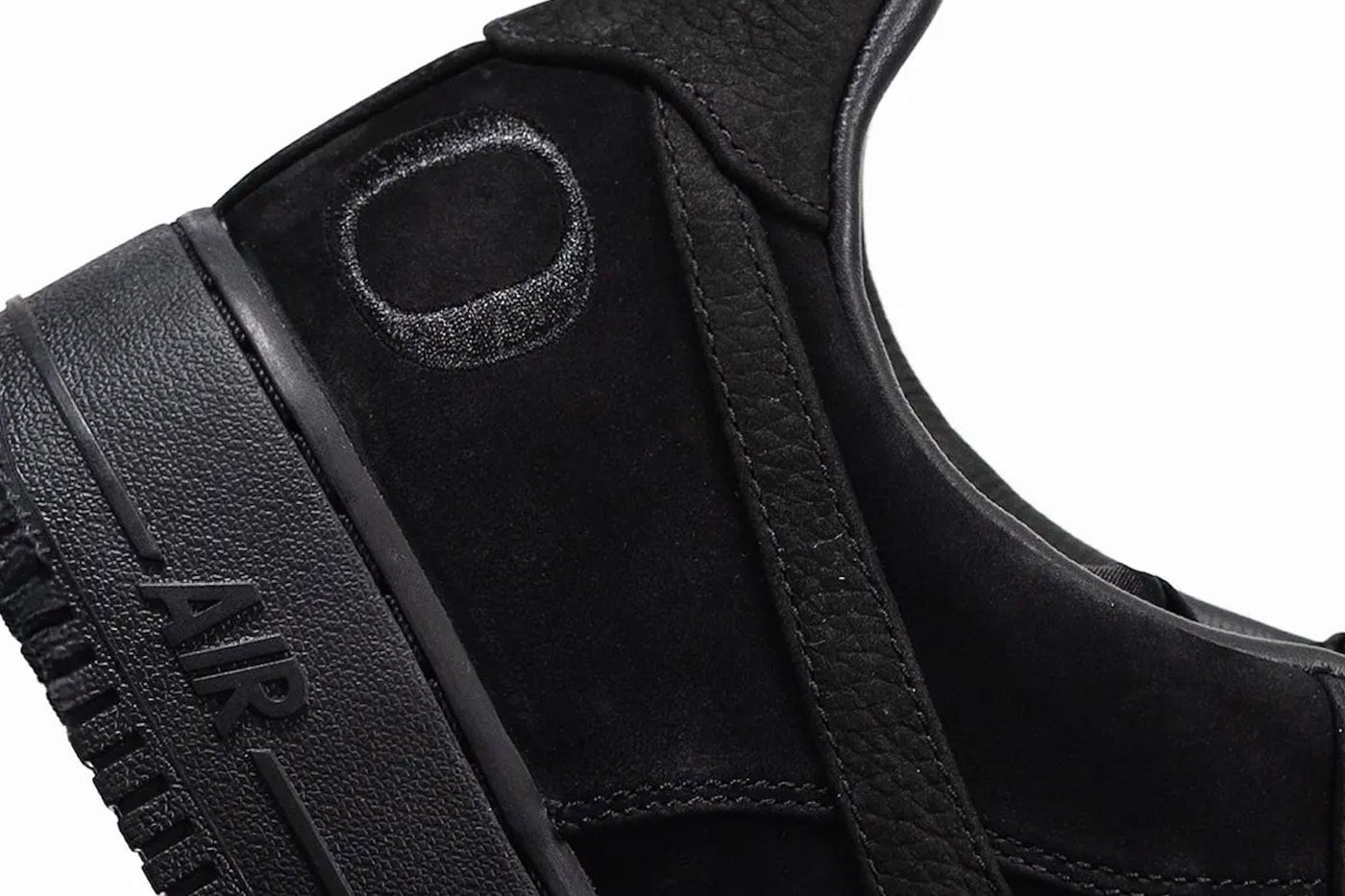 Oregon Ducks Unveil Exclusive Nike Air Force 1 "Stealth Premium" PE football player exclusive swoosh af1 all-black