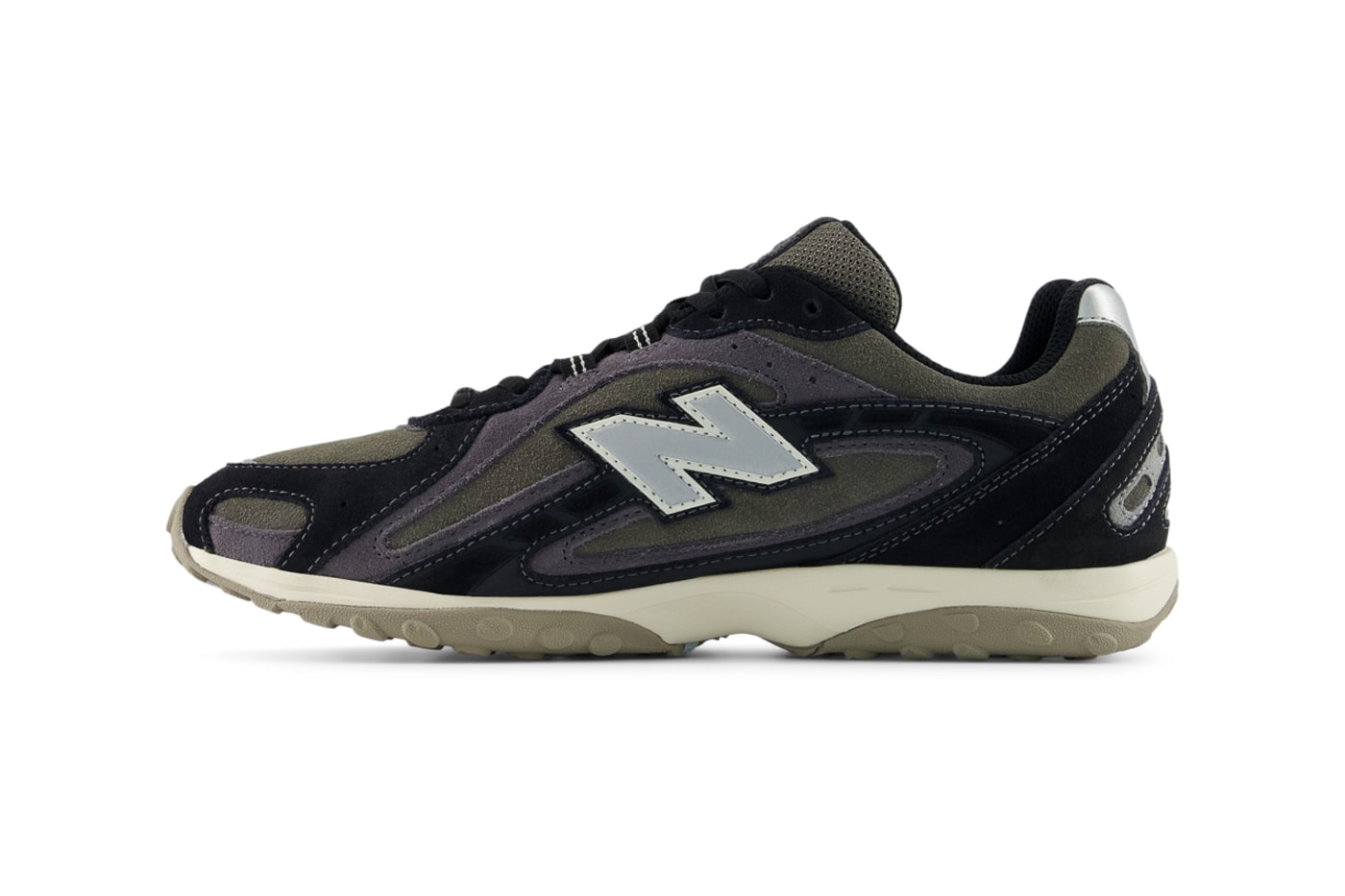 Official Look at the New Balance 204L "Black/Magnet" U204L5WZ release info