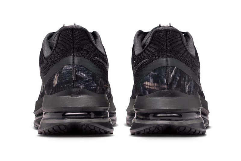 Official Look at the Nike Pegasus Premium "Realtree" Off Noir/Black-Iron Grey-Metallic Dark Grey release info IF9630-001