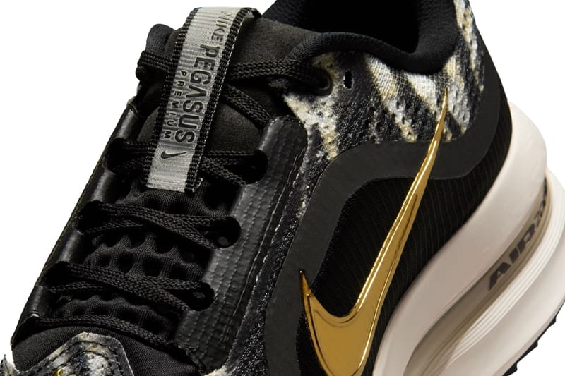 black and gold nike pegasus