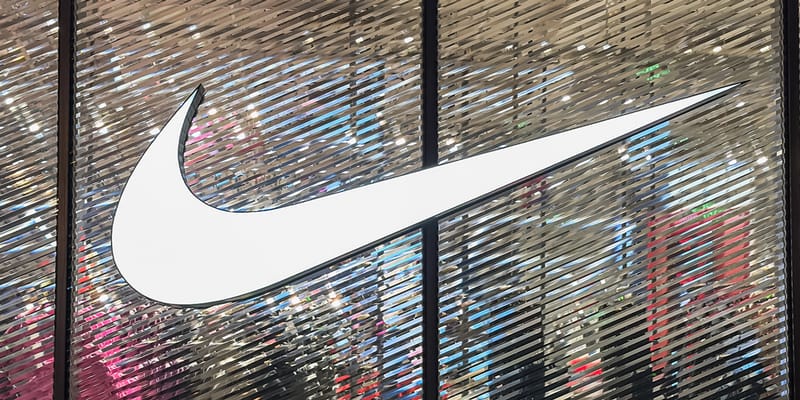 nike half zip puffer