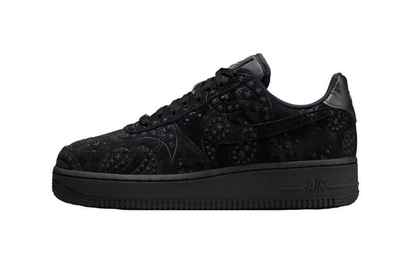 plain black nike air force 1