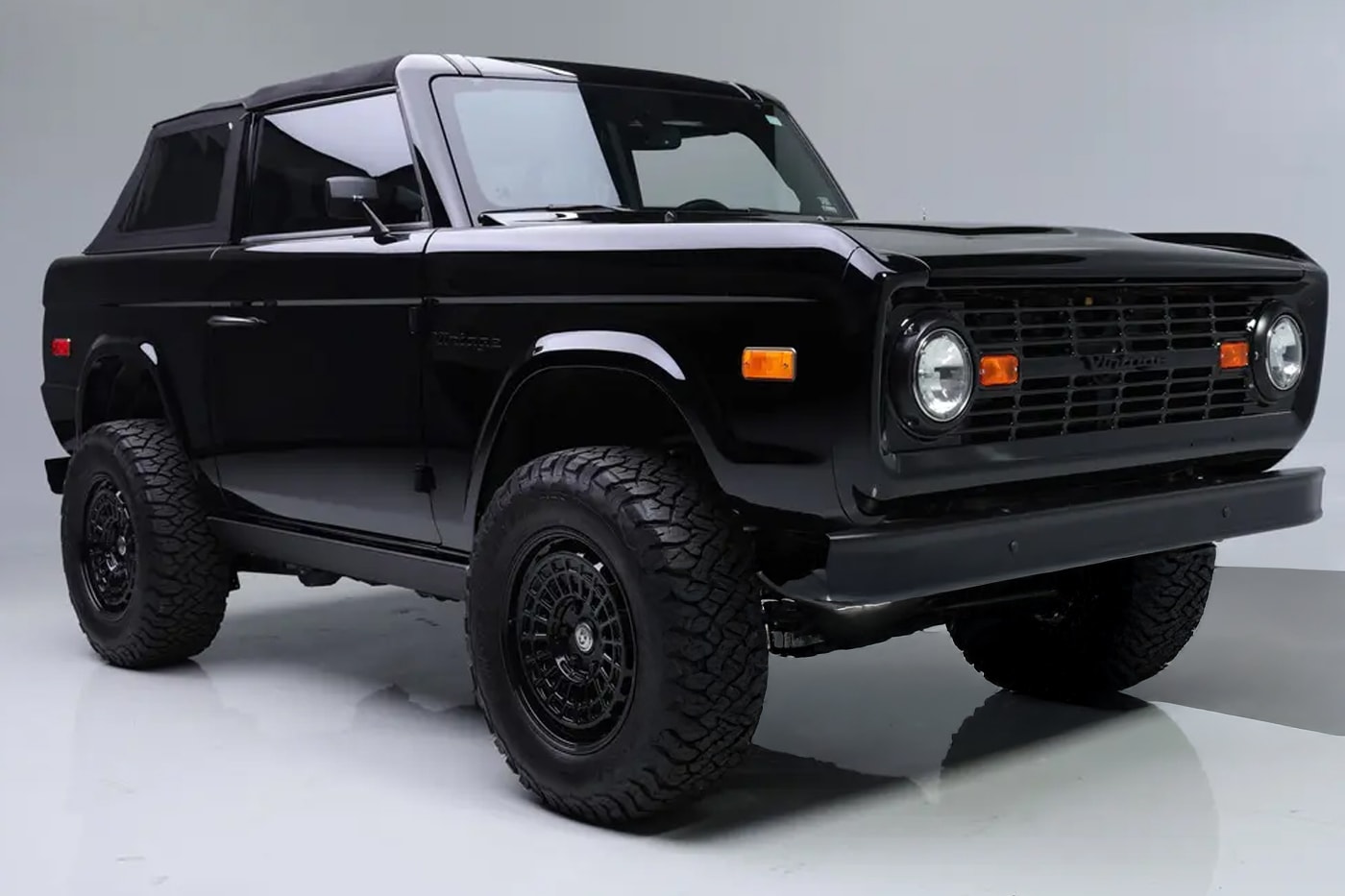 Kevin Hart’s Custom 2024 Ford Bronco Heads to Auction