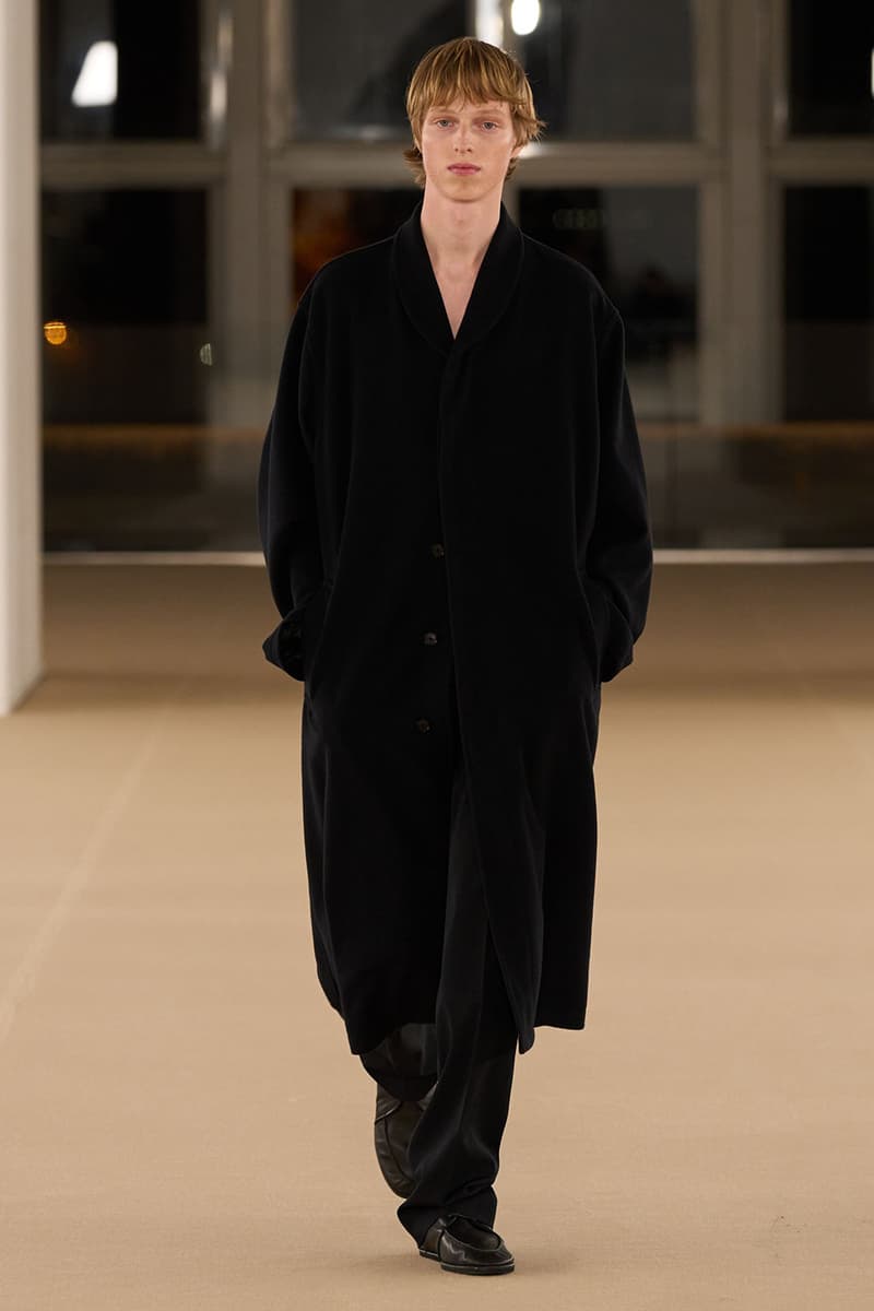 AURALEE Fall/Winter 2026 Paris Fashion Week Runway Collection ryota iwai minimalism japanese brand