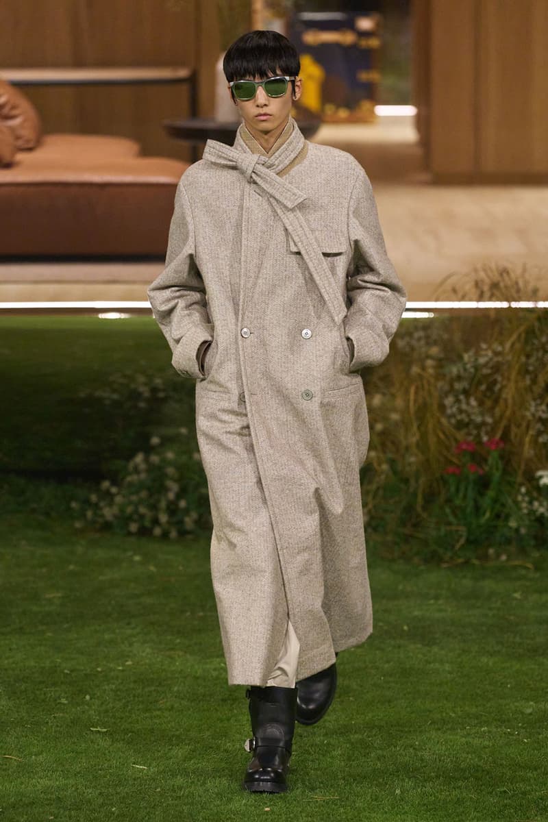 Pharrell Louis Vuitton Fall/Winter 2026 Menswear Paris Fashion Week Runway Collection slippers leather Pharrell's Louis Vuitton FW26 Menswear Collection Reimagines the Architecture of the Inhabited Uniform