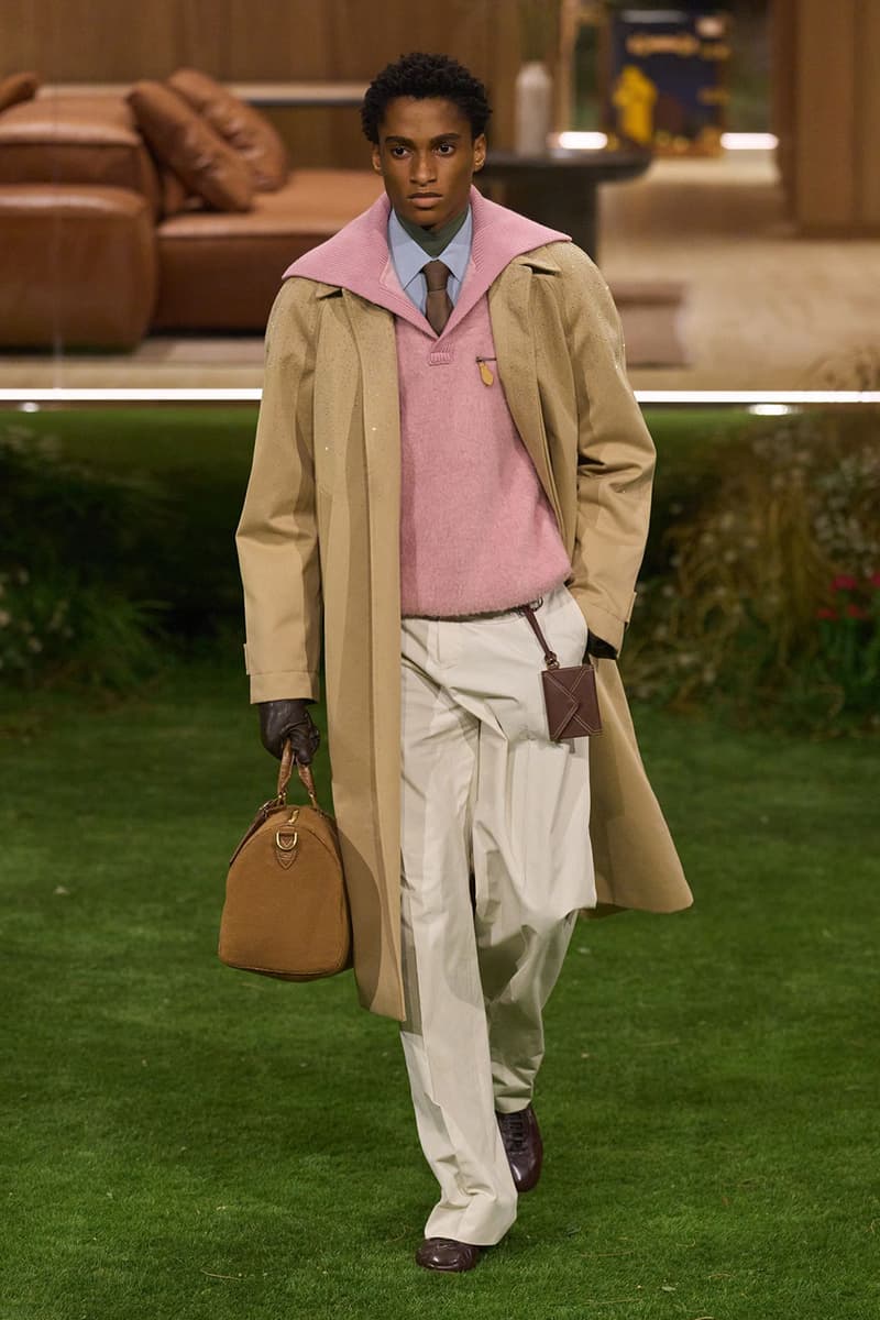 Pharrell Louis Vuitton Fall/Winter 2026 Menswear Paris Fashion Week Runway Collection slippers leather Pharrell's Louis Vuitton FW26 Menswear Collection Reimagines the Architecture of the Inhabited Uniform