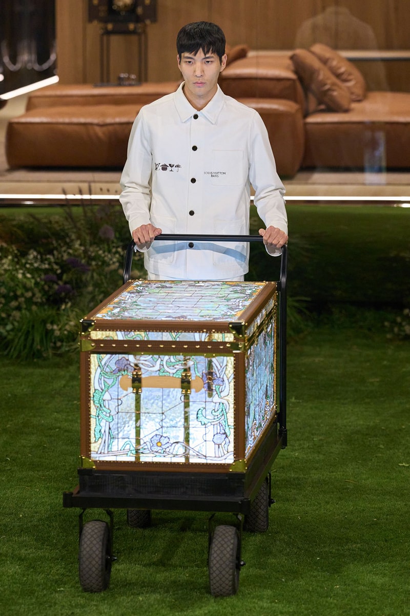 Pharrell Louis Vuitton Fall/Winter 2026 Menswear Paris Fashion Week Runway Collection slippers leather Pharrell's Louis Vuitton FW26 Menswear Collection Reimagines the Architecture of the Inhabited Uniform