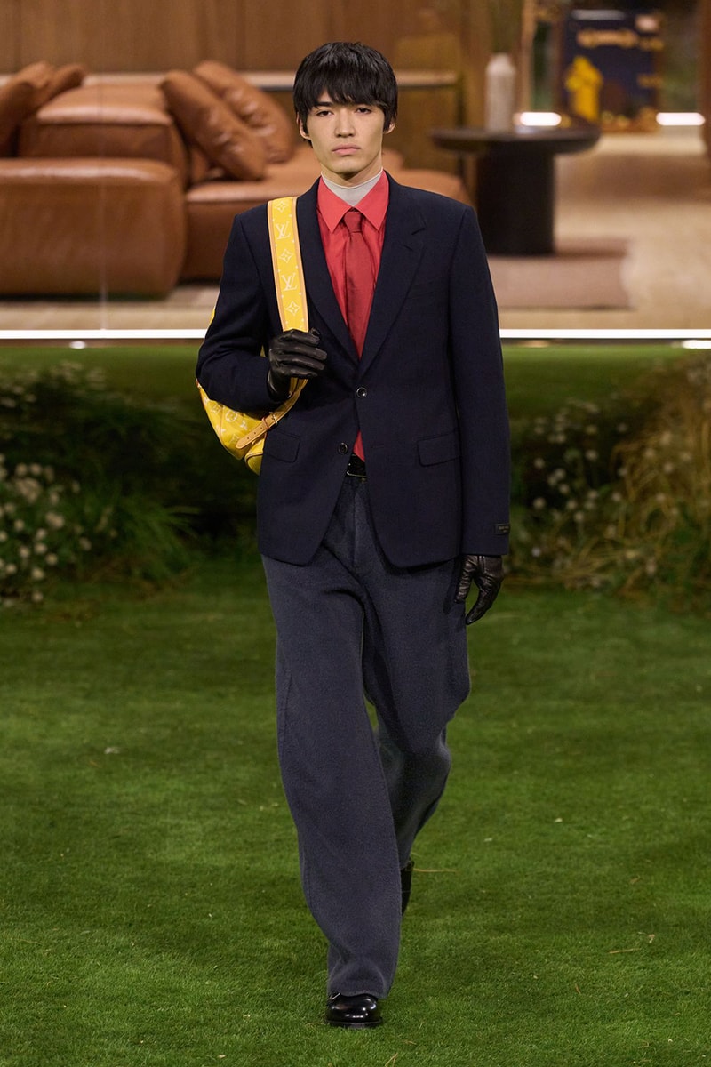 Pharrell Louis Vuitton Fall/Winter 2026 Menswear Paris Fashion Week Runway Collection slippers leather Pharrell's Louis Vuitton FW26 Menswear Collection Reimagines the Architecture of the Inhabited Uniform