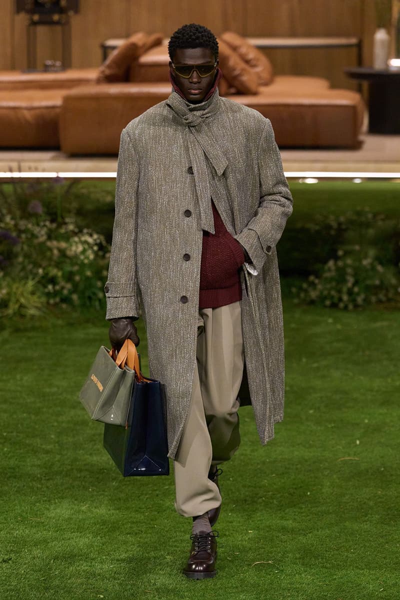 Pharrell Louis Vuitton Fall/Winter 2026 Menswear Paris Fashion Week Runway Collection slippers leather Pharrell's Louis Vuitton FW26 Menswear Collection Reimagines the Architecture of the Inhabited Uniform