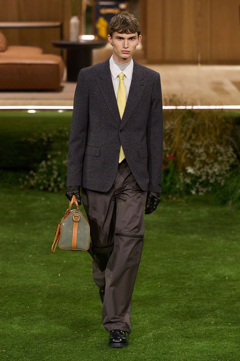 Pharrell Louis Vuitton Fall/Winter 2026 Menswear Paris Fashion Week Runway Collection slippers leather Pharrell's Louis Vuitton FW26 Menswear Collection Reimagines the Architecture of the Inhabited Uniform