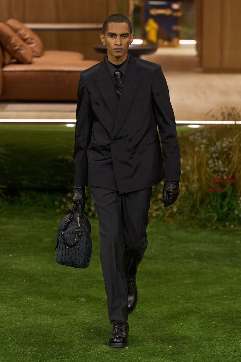 Pharrell Louis Vuitton Fall/Winter 2026 Menswear Paris Fashion Week Runway Collection slippers leather Pharrell's Louis Vuitton FW26 Menswear Collection Reimagines the Architecture of the Inhabited Uniform