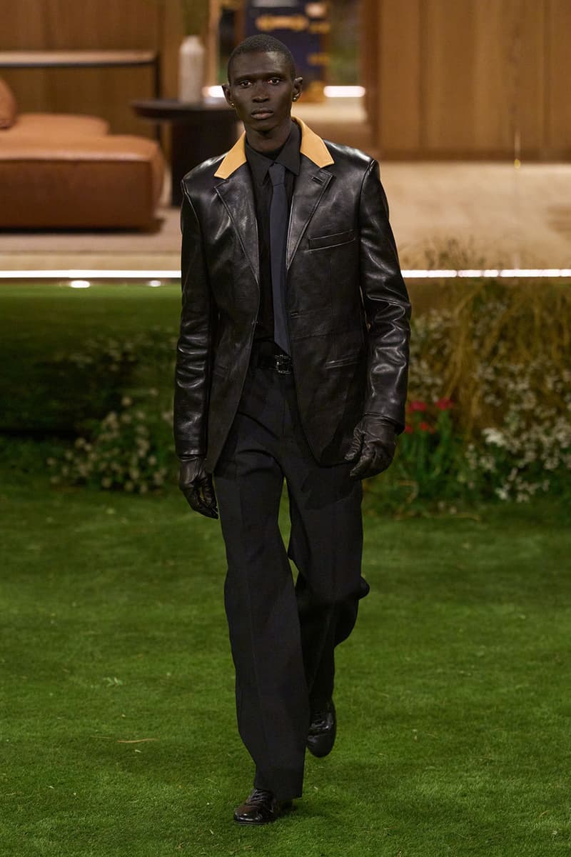 Pharrell Louis Vuitton Fall/Winter 2026 Menswear Paris Fashion Week Runway Collection slippers leather Pharrell's Louis Vuitton FW26 Menswear Collection Reimagines the Architecture of the Inhabited Uniform