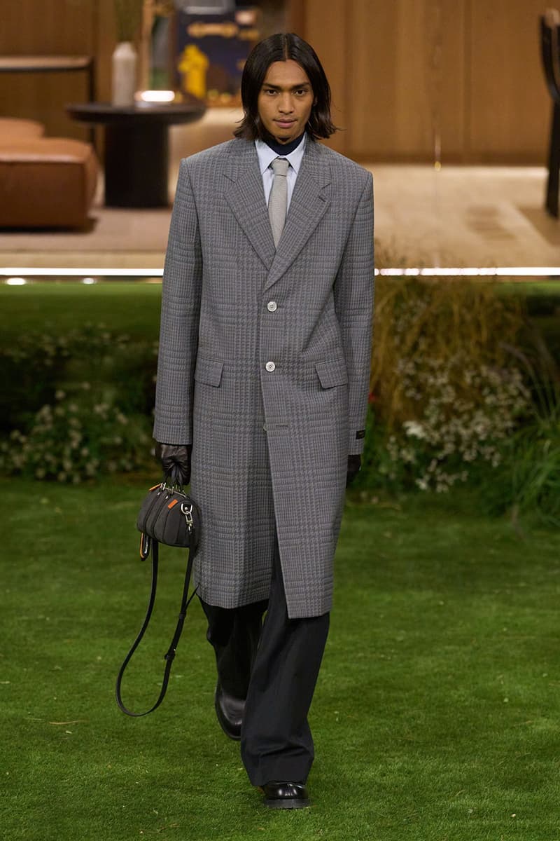 Pharrell Louis Vuitton Fall/Winter 2026 Menswear Paris Fashion Week Runway Collection slippers leather Pharrell's Louis Vuitton FW26 Menswear Collection Reimagines the Architecture of the Inhabited Uniform