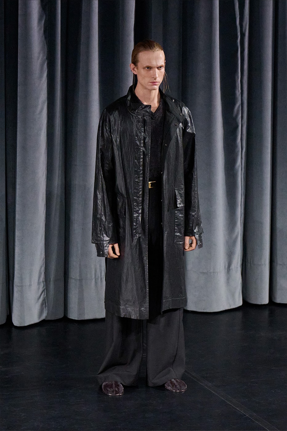 Lemaire Fall/Winter 2026 Paris Fashion Week Runway Collection Lemaire FW26 Is a Theatrical Metamorphosis of Form