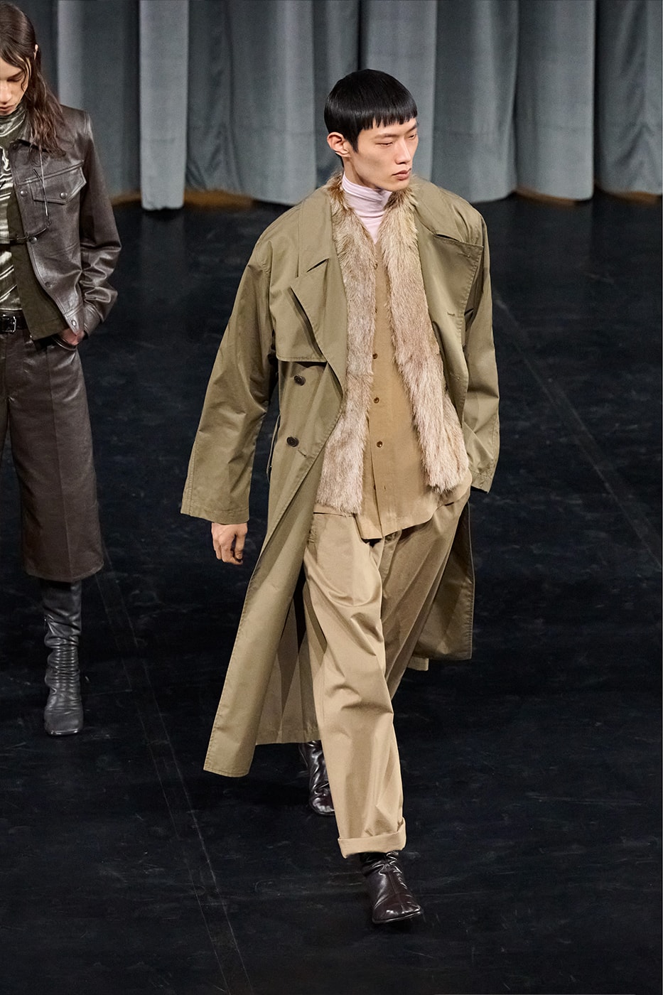 Lemaire Fall/Winter 2026 Paris Fashion Week Runway Collection Lemaire FW26 Is a Theatrical Metamorphosis of Form