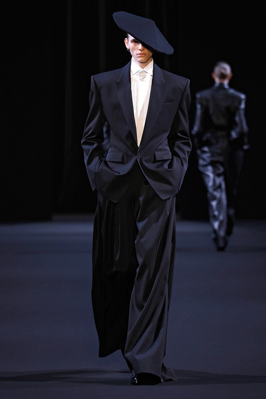 JUUN.J Fall/Winter 2026 Paris Fashion Week Runway Collection Alpinestars RSRV