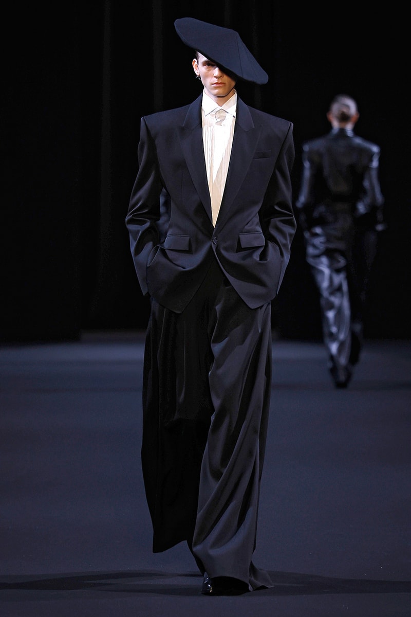 JUUN.J Fall/Winter 2026 Paris Fashion Week Runway Collection Alpinestars RSRV