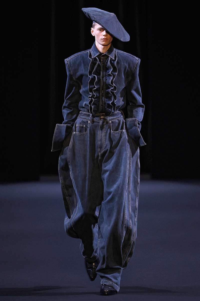 JUUN.J Fall/Winter 2026 Paris Fashion Week Runway Collection Alpinestars RSRV