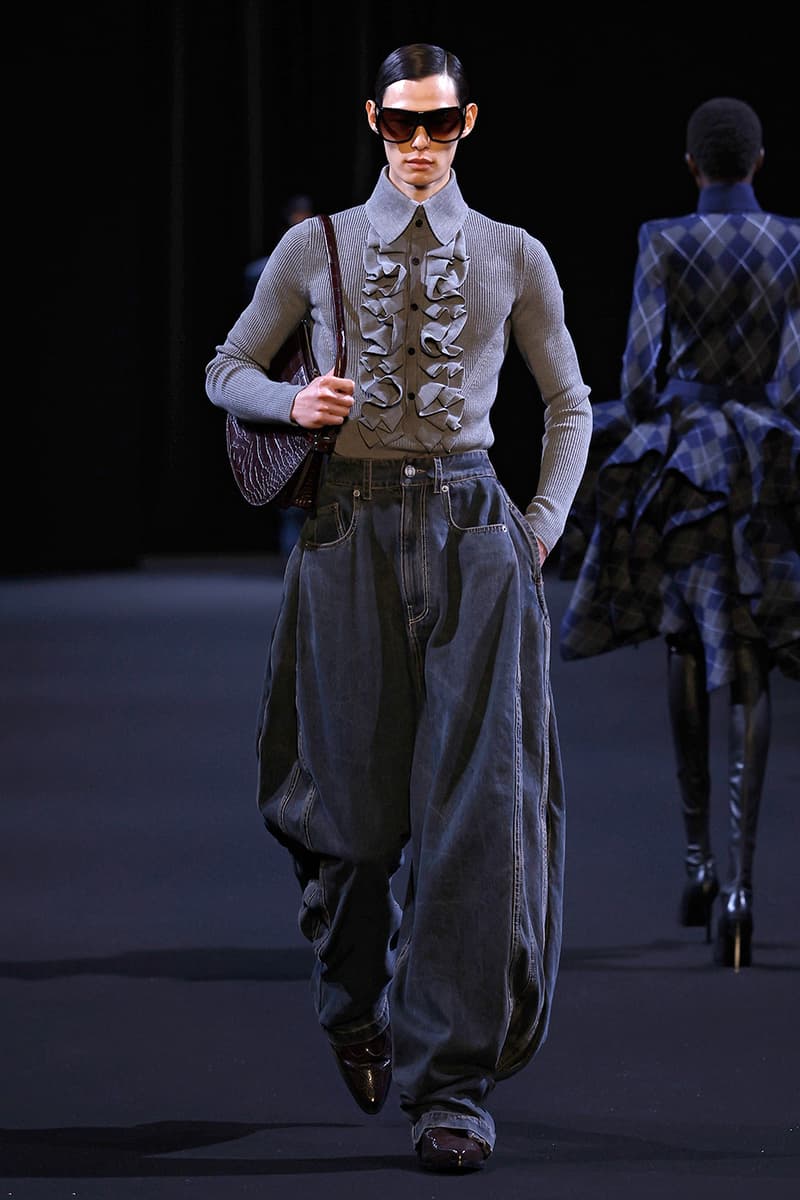 JUUN.J Fall/Winter 2026 Paris Fashion Week Runway Collection Alpinestars RSRV