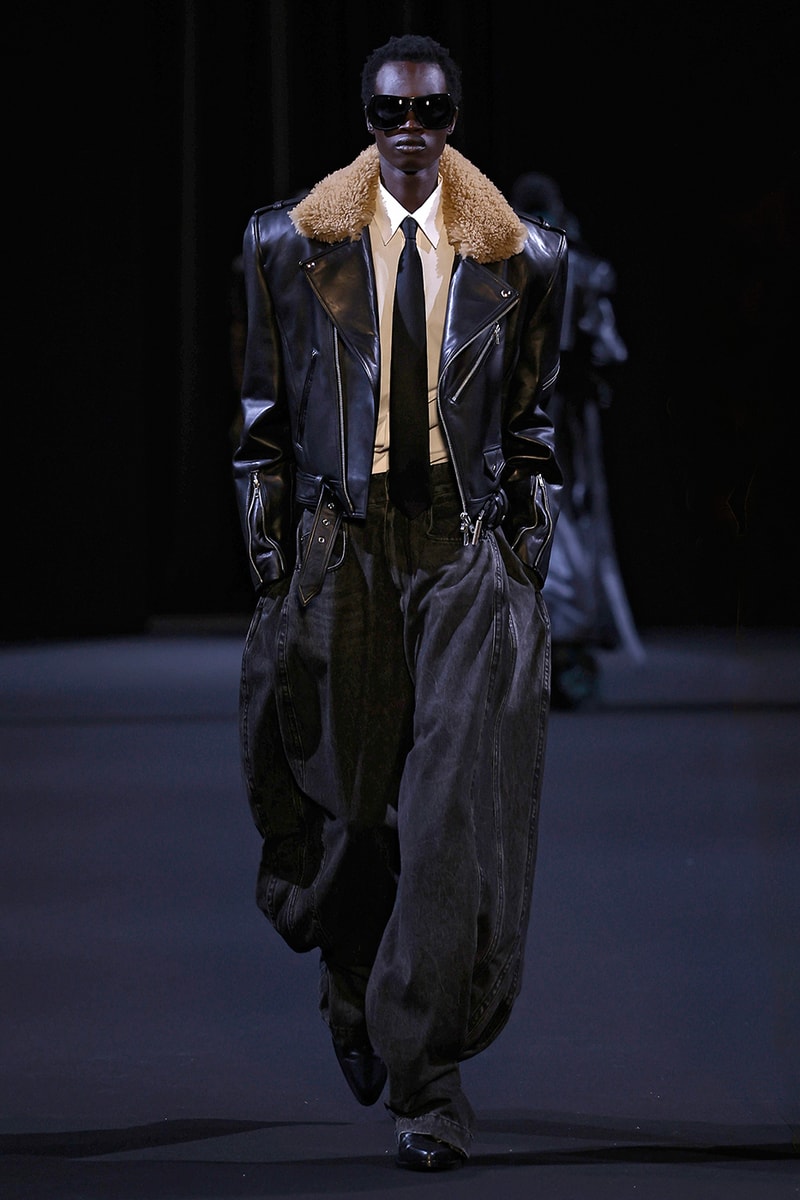 JUUN.J Fall/Winter 2026 Paris Fashion Week Runway Collection Alpinestars RSRV