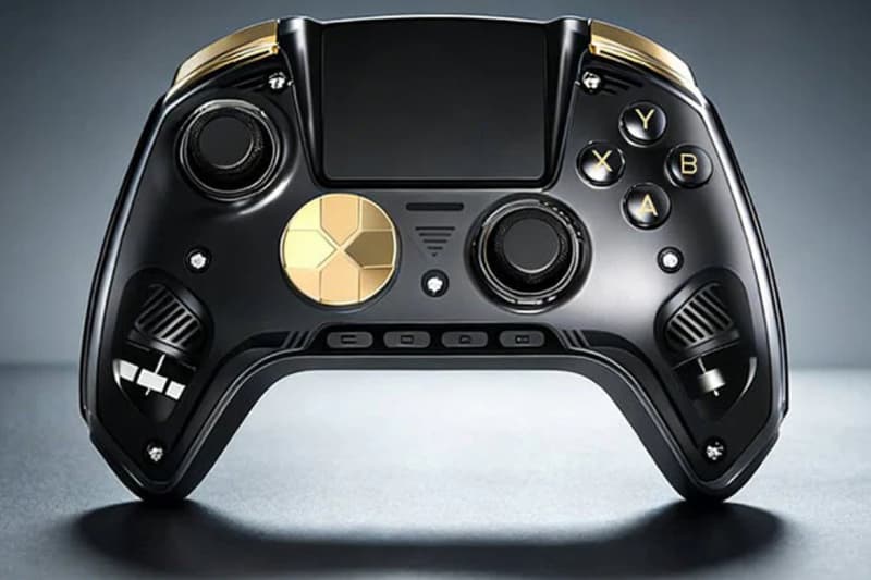 Anbernic RG G01 wireless gaming controller featuring a 2.5-inch smart screen and built-in heart rate sensors in the grips
