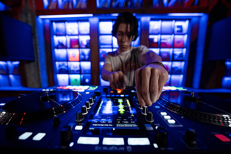 Rane System One dj controller all-in-one standalone decks turntables djs mixing pioneer dj alphatheta denon XDJ-XZ 